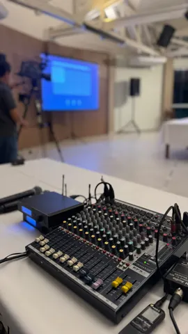 Telão e projeção — registro 1 do acervo CBS Som